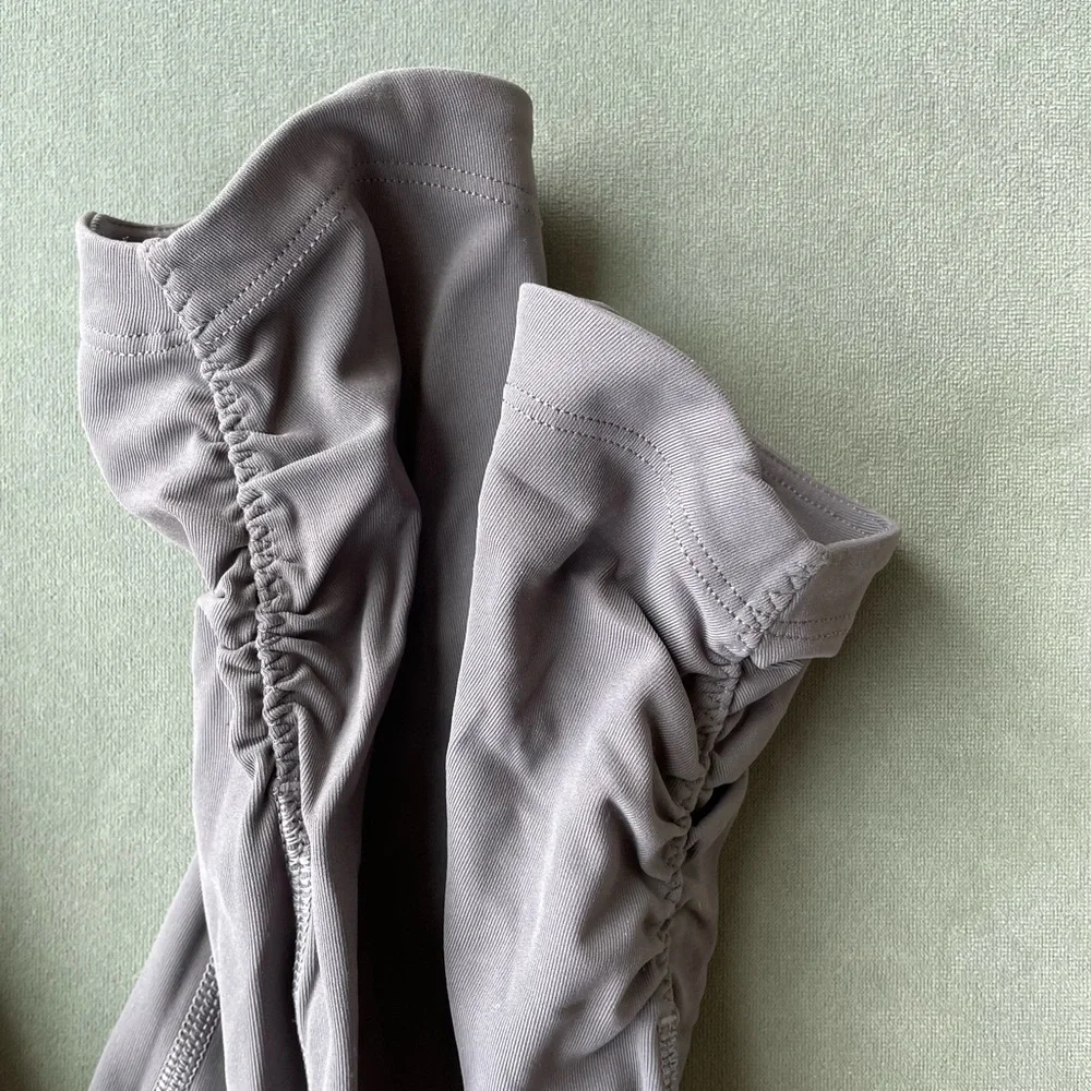 Lululemon high-rise 3/4 length ruched hem leggings - Picture 2 of 6